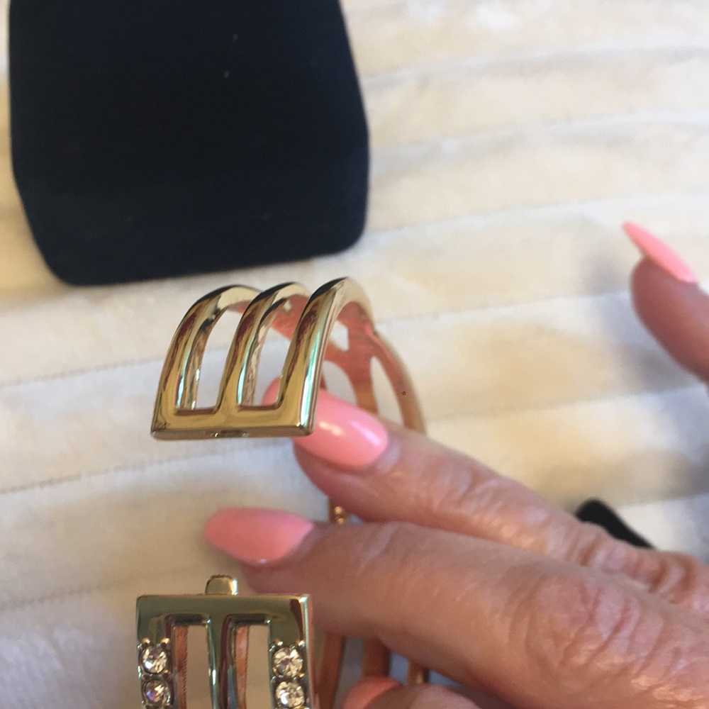 Gold Tone Rhinestone Clamper - Picture 4 of 4